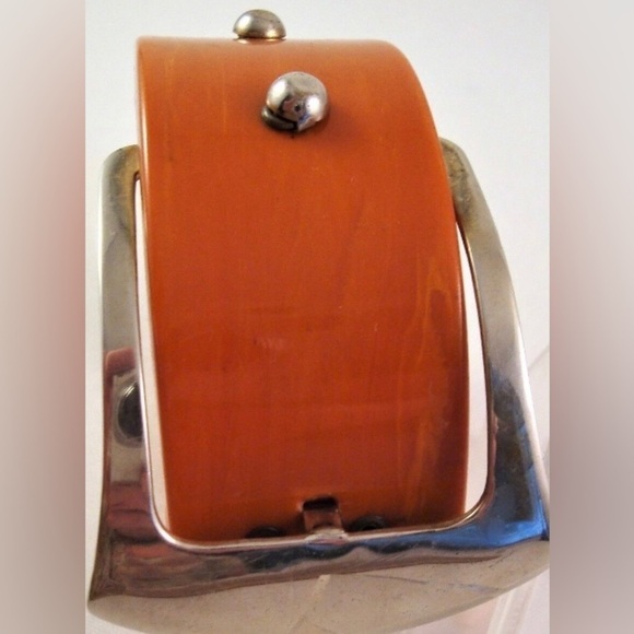 BAKELITE Vintage 1940s Carrot Orange Bracelet w/ Belt Buckle​ SIMICHROME TESTED - Picture 3 of 7